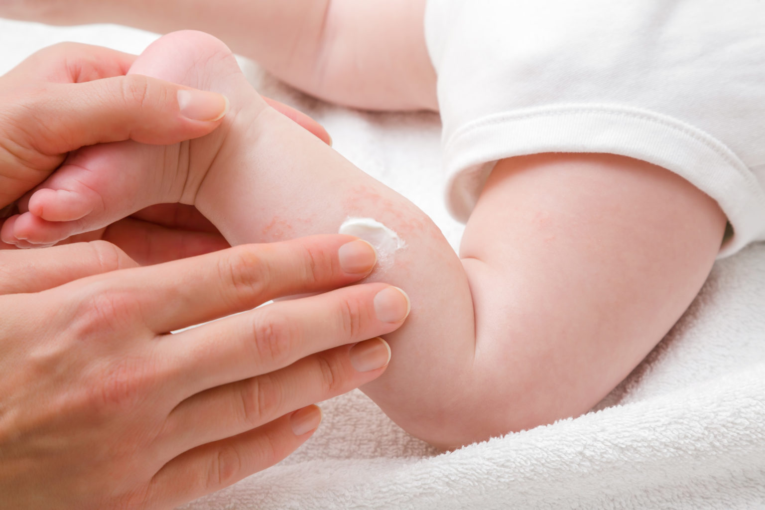 赤ちゃんの肌に嬉しい♪0歳から使えるスキンケアは「UQベビースキンケア」がおすすめ！\気になる乾燥肌もバッチリ保湿／ ドラッグミック